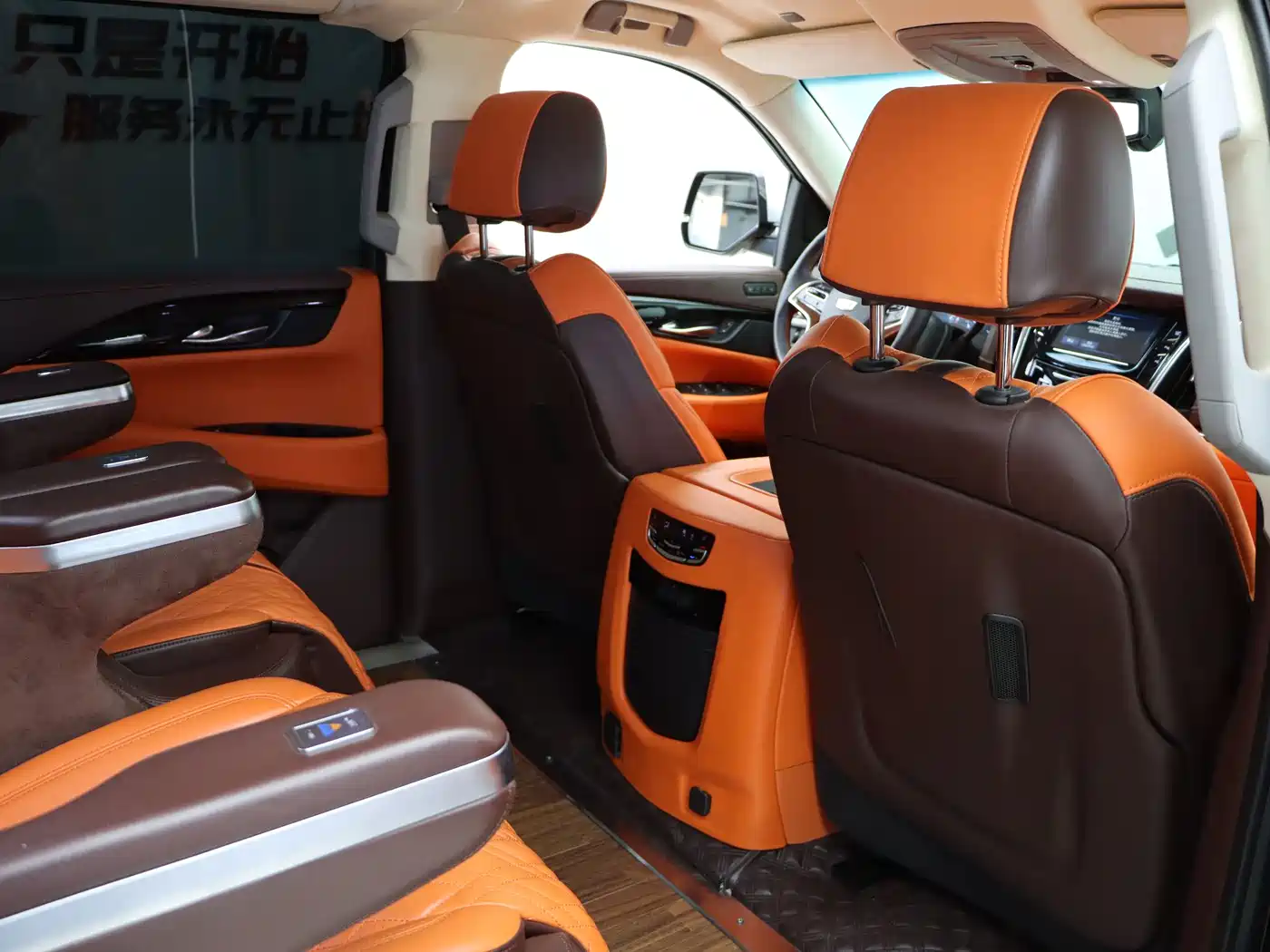 Cadillac Escalade 2017 6.2L ESV Platinum Extended фото 31