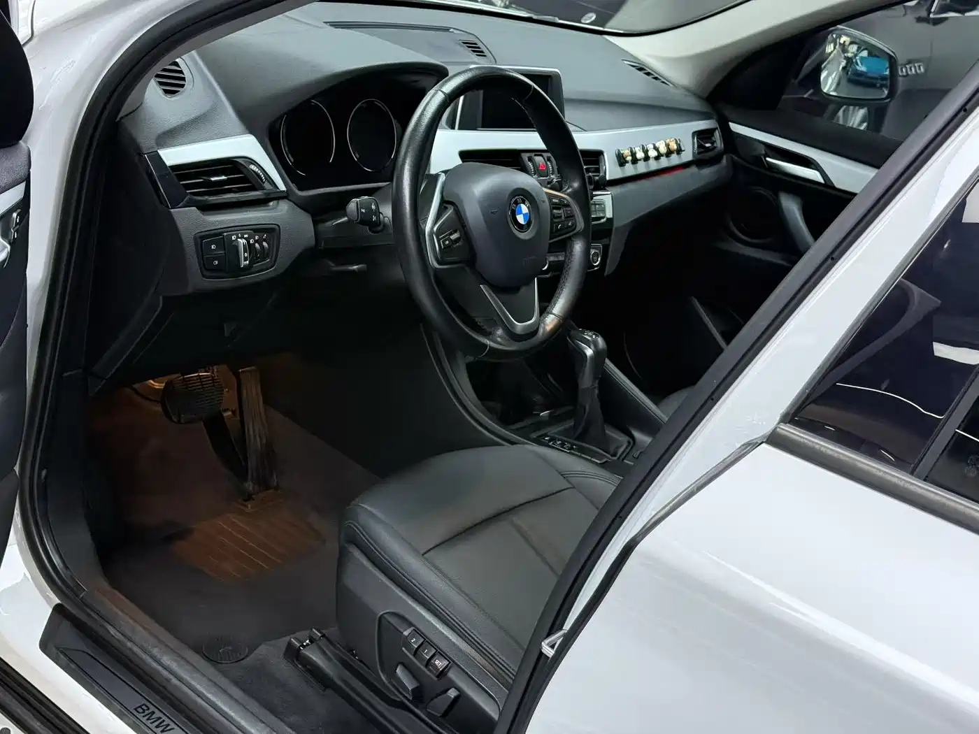 BMW X1 2018 sDrive18Li Fashion Model фото 5