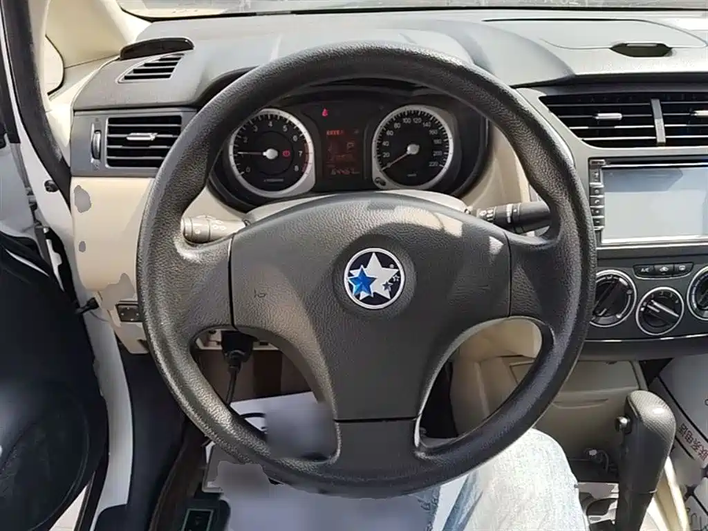 Venucia R50 2015 2014 1.6L Automatic Exciting Edition