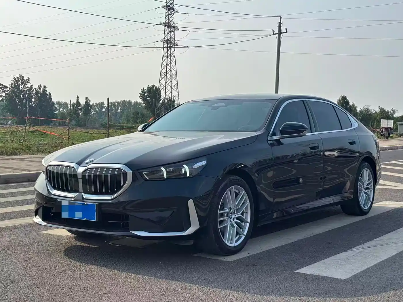 BMW 5 Series 2024 525Li Luxury Package