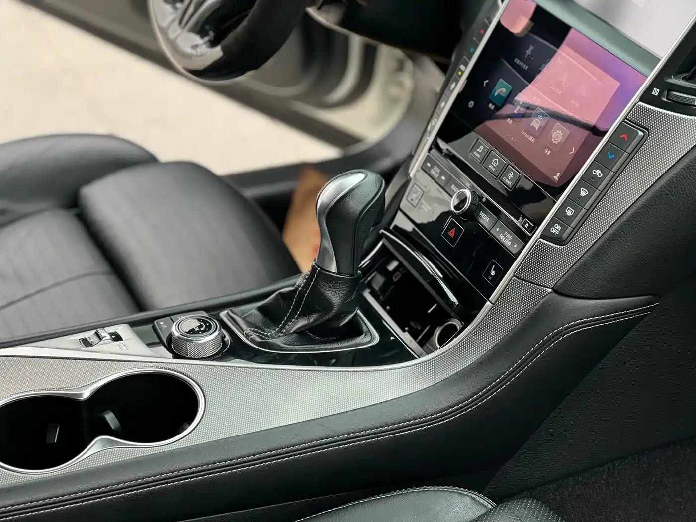 Infiniti Q50 2017 2014 3.7L Luxury Sport