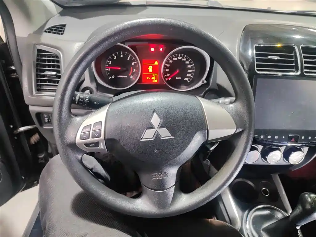 Mitsubishi ASX 2016 1.6L Manual 2WD Pioneer Edition фото 7