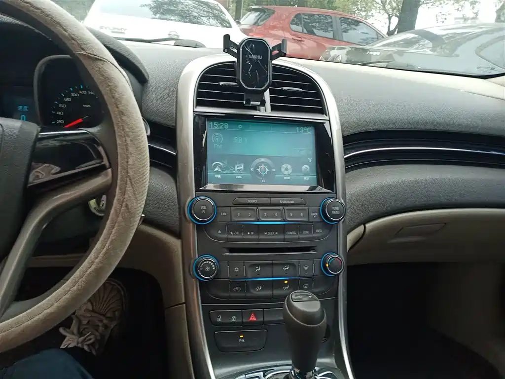 Chevrolet Malibu 2014 2.0L Automatic Comfort фото 10