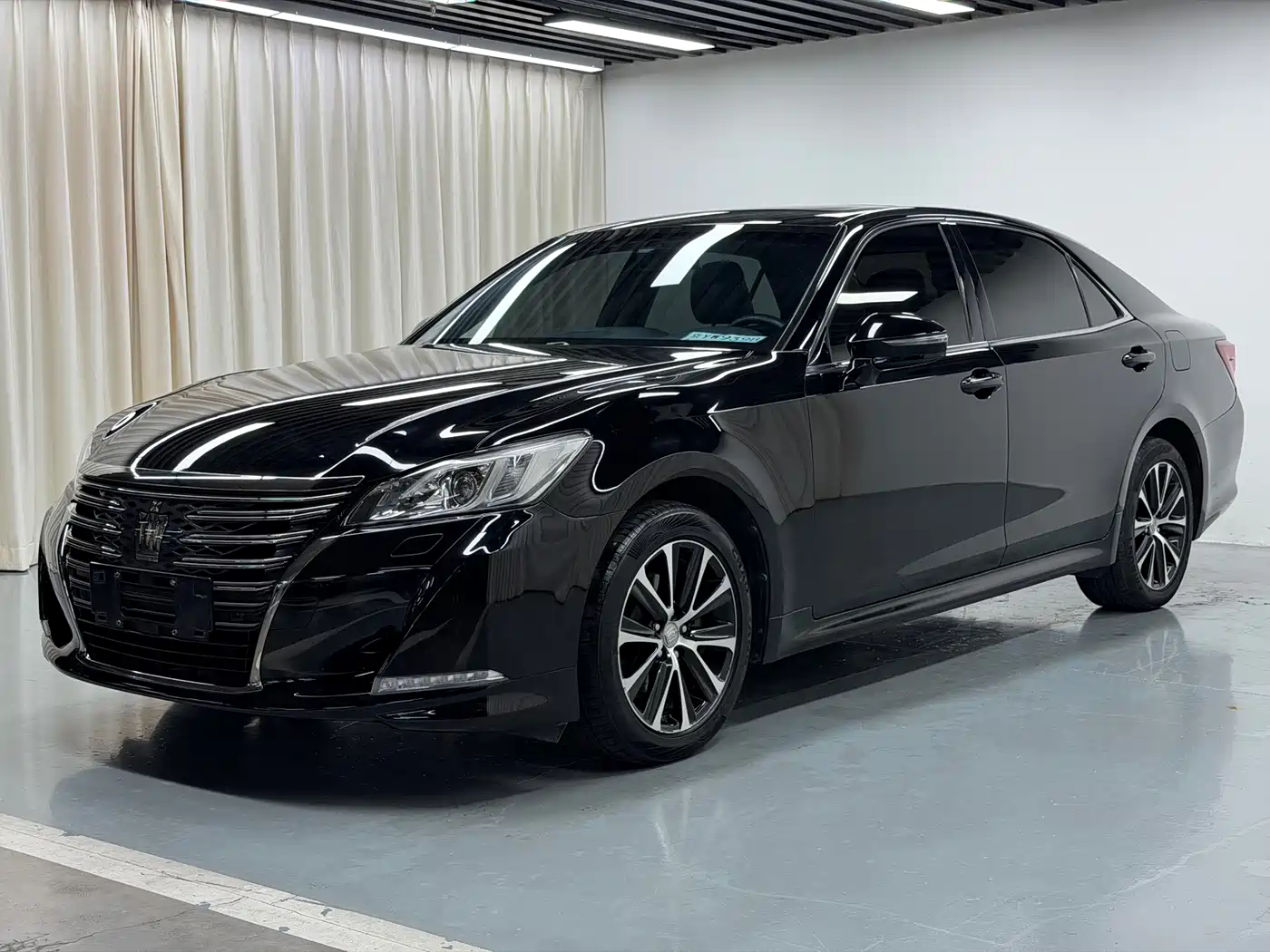 Toyota Crown 2018 — пригон из Китая