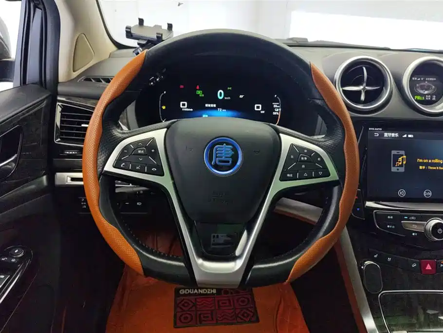 BYD Tang New Energy 2017 2.0T Tang 100 фото 15