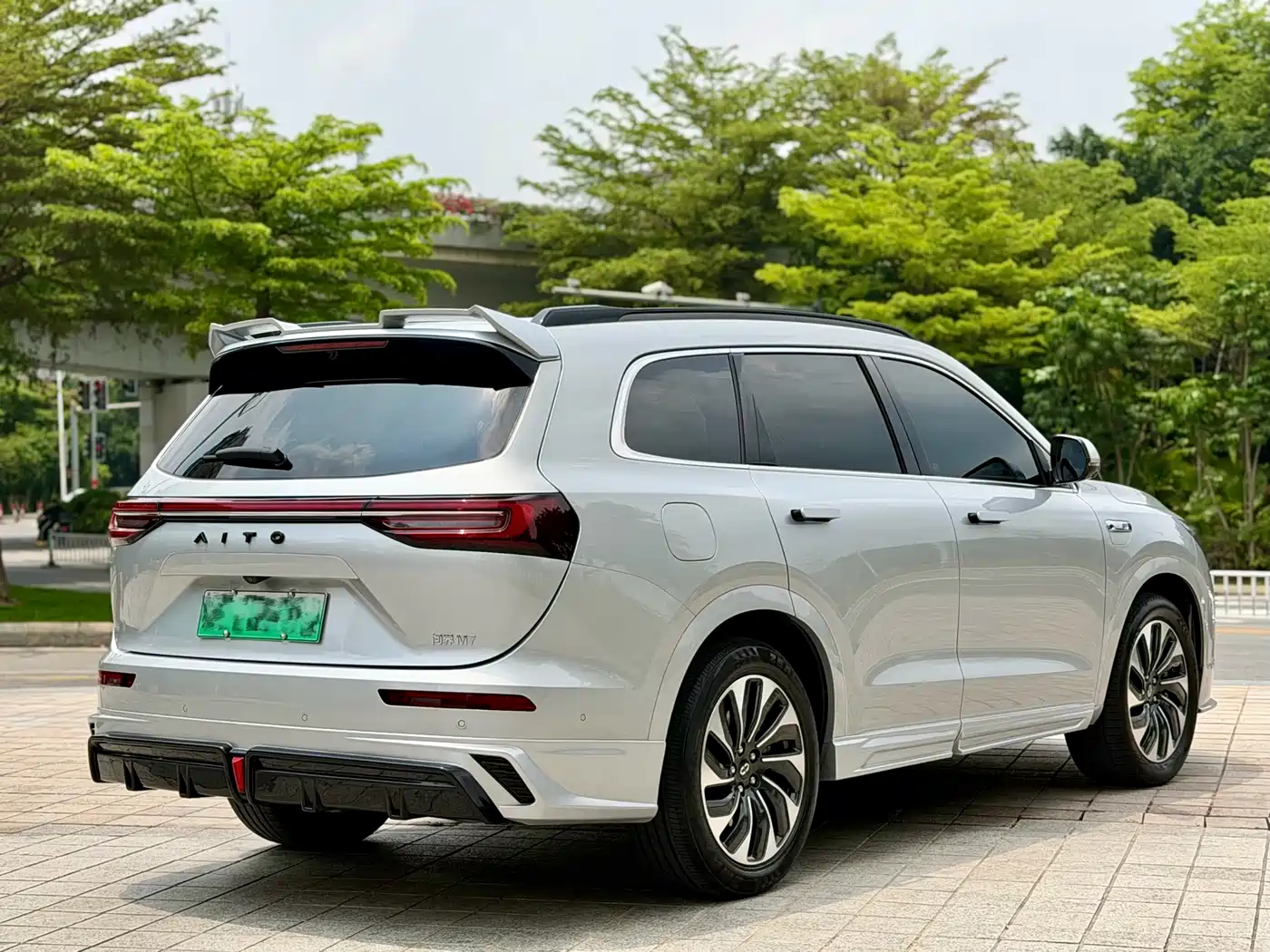 AITO Wenjie AITO M7 2024 1.5T Smart AWD Max Edition 5-Seater фото 6