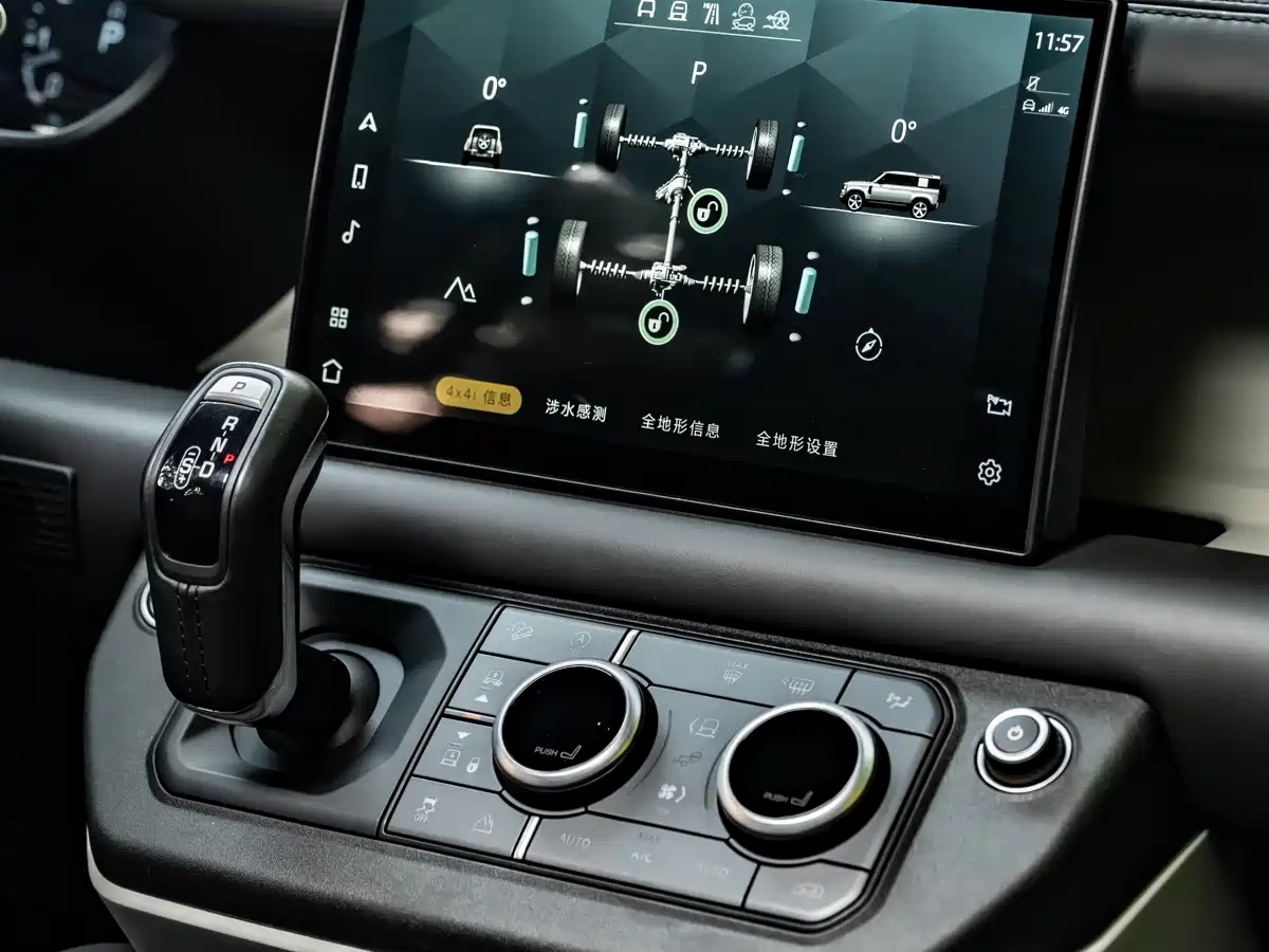 Land Rover Defender 2022 110 P400 X-DYNAMIC HSE фото 9