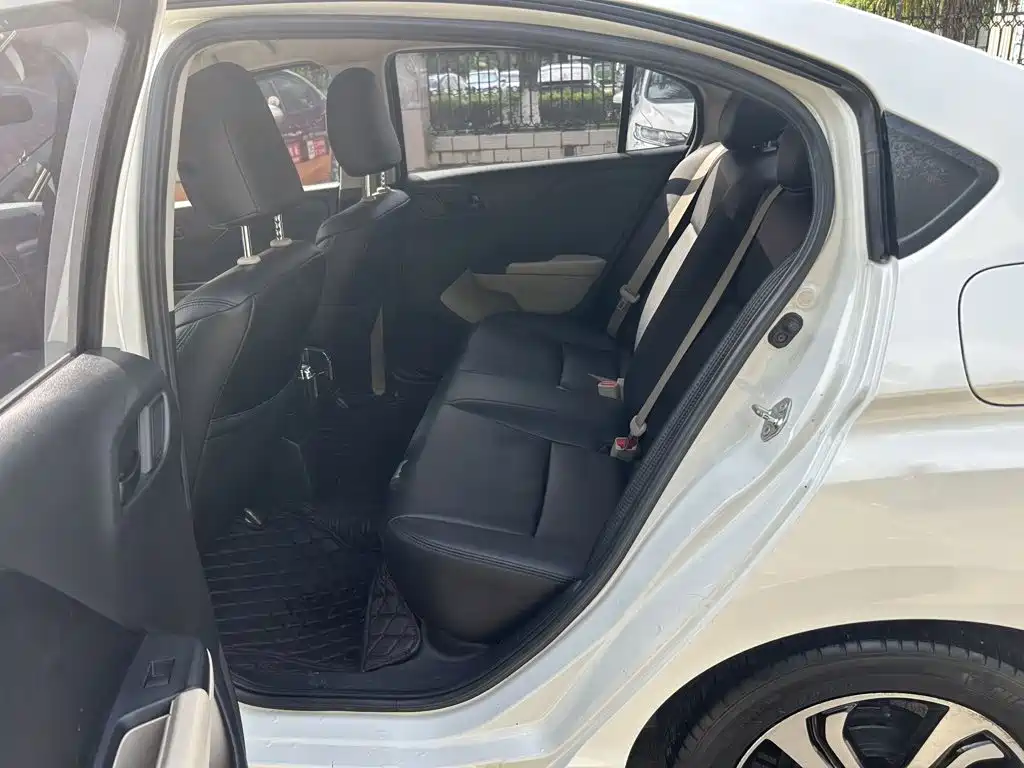 Honda Greiz 2017 2016 1.5L CVT Classic Edition