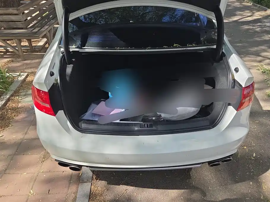Audi A4L 2013 35 TFSI Automatic Comfort фото 4