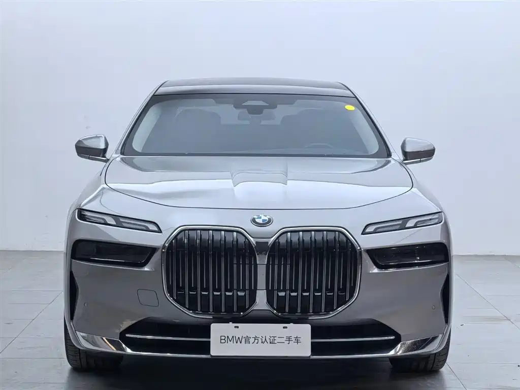 BMW 7 Series 2023 Model 735Li Luxury Package фото 2