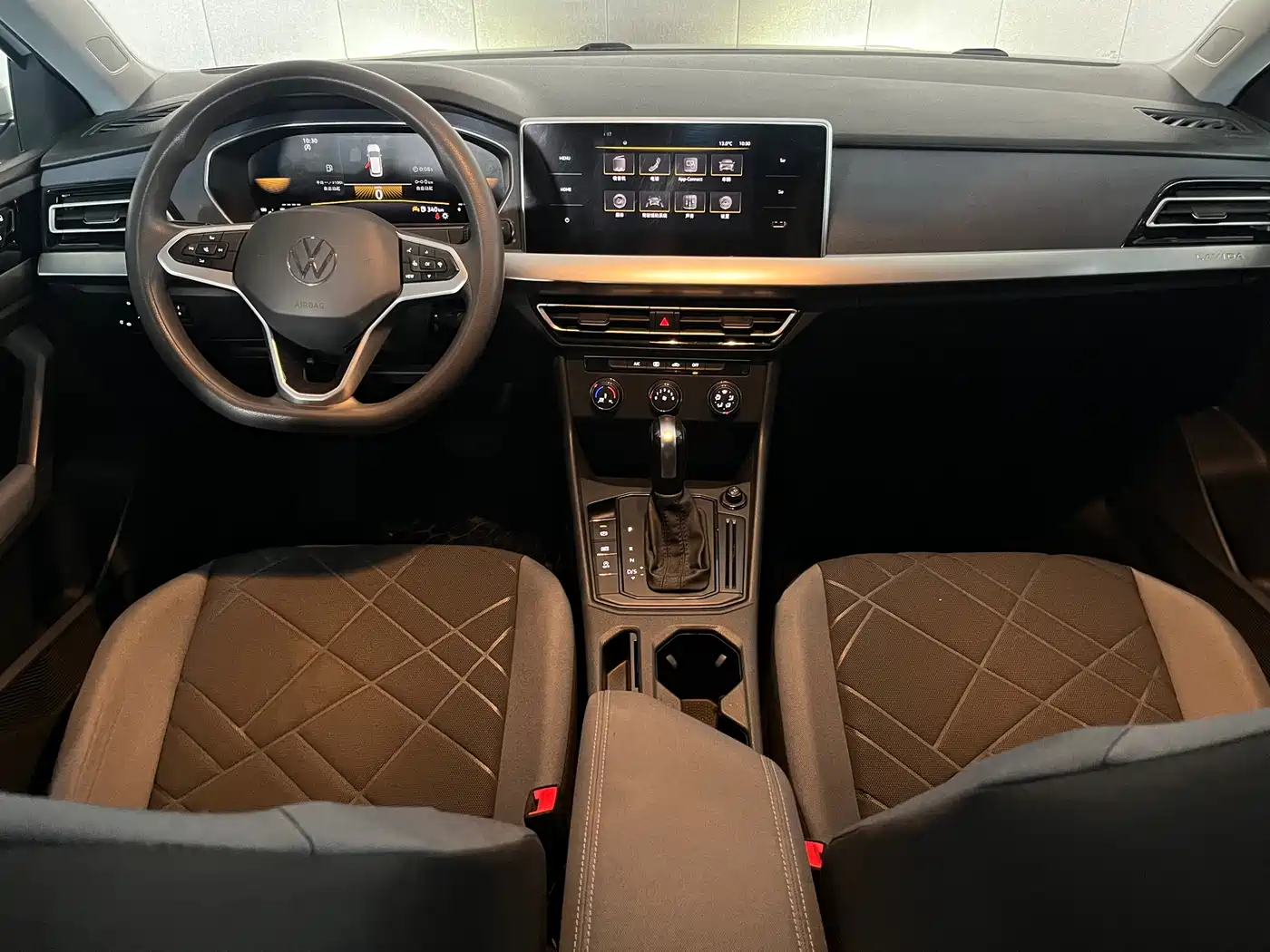 Volkswagen Lavida 2023 1.5L Auto Delight Edition фото 10