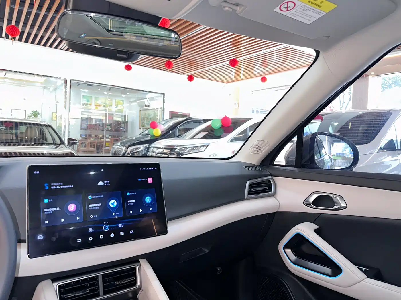 BYD Yuan UP 2024 401KM Surpass Edition фото 9