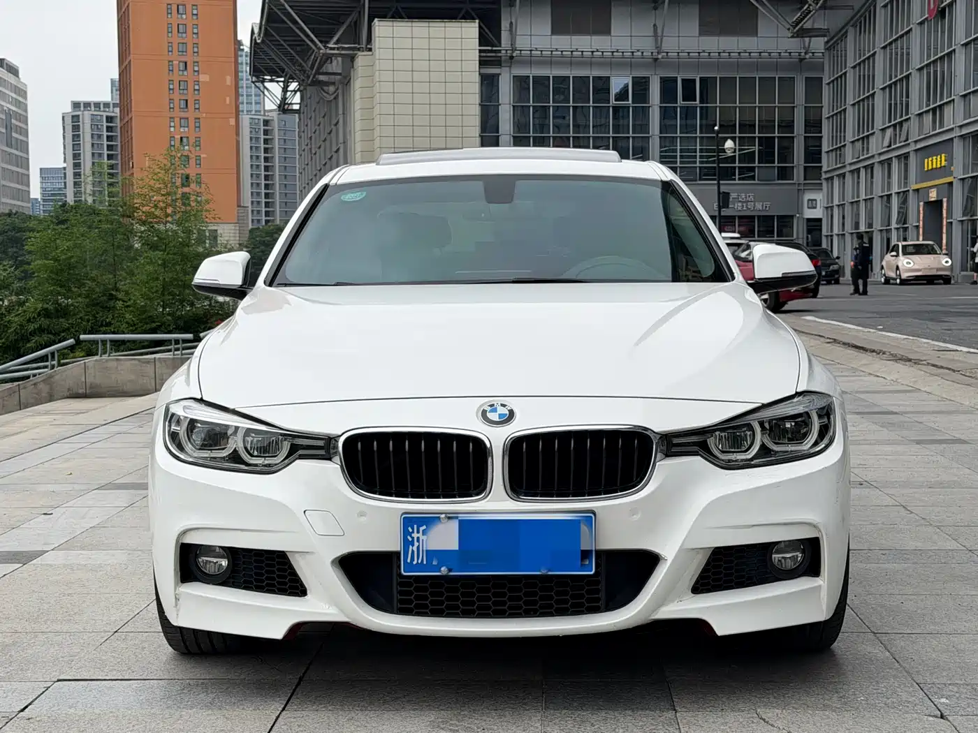 BMW 3 Series 2018 320Li Leading M Sport Package фото 3