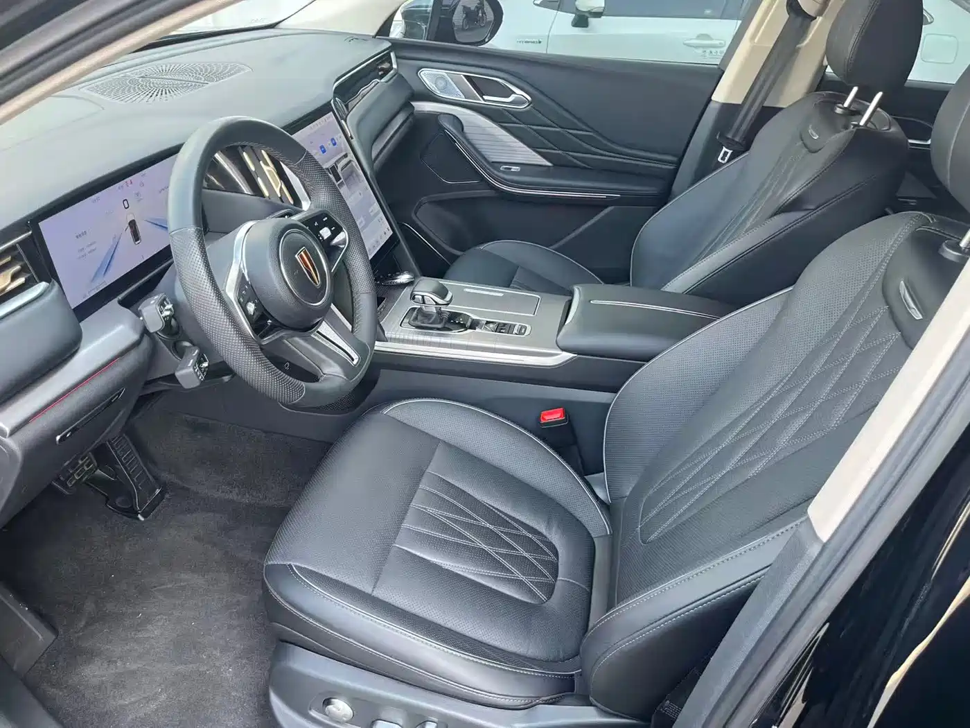 Hongqi HS7 PHEV 2024 2.0T PHEV 4WD Flagship Edition 6-seater фото 23
