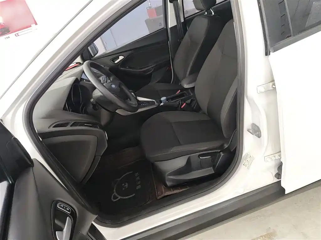 Ford Focus 2018 2018 Hatchback Classic 1.6L Automatic Comfort Smart Edition