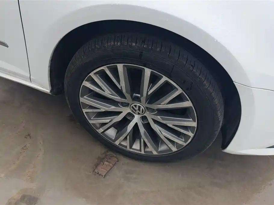 Volkswagen FAW-Volkswagen CC 2016 Model 1.8TSI Luxury фото 6