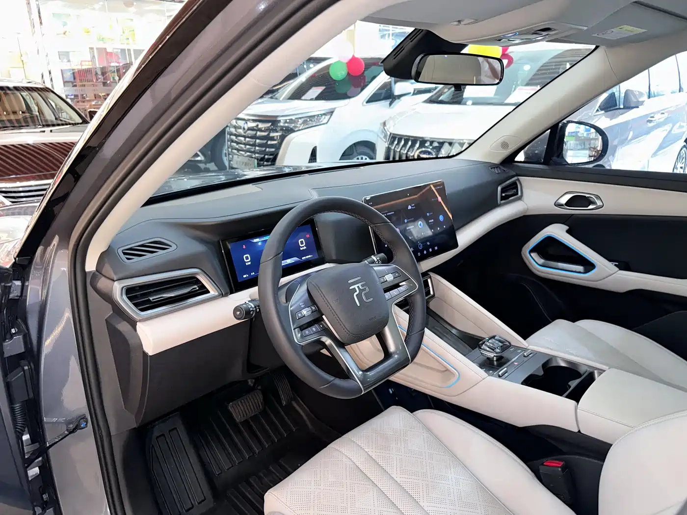 BYD Yuan UP 2024 401KM Surpass Edition фото 7