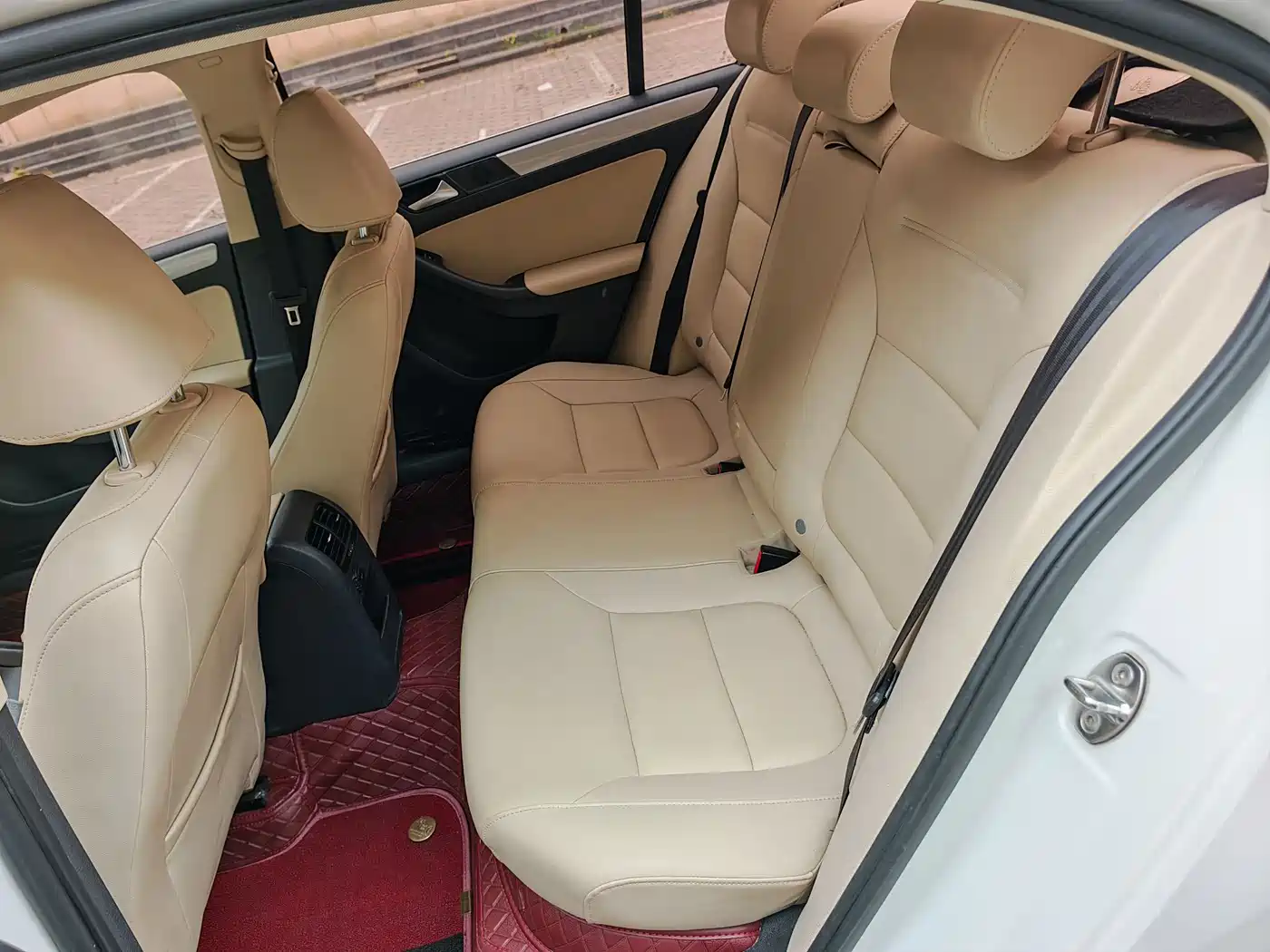Volkswagen Sagitar 2014 Facelift 1.6L Automatic Comfort фото 9