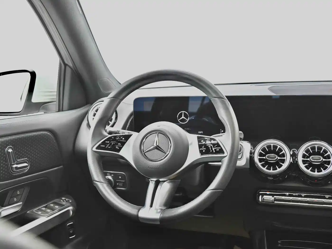Mercedes-Benz GLB 2024 GLB 220 Dynamic фото 15