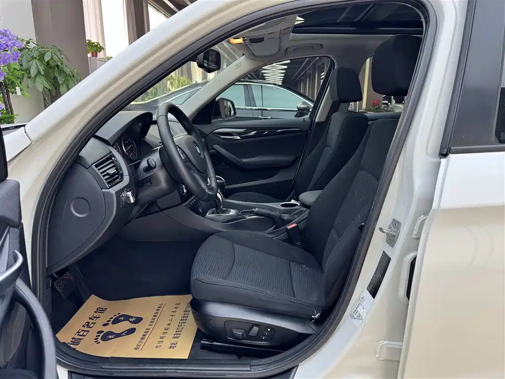 BMW X1 2015 Model sDrive18i Fashion Advanced Edition фото 10