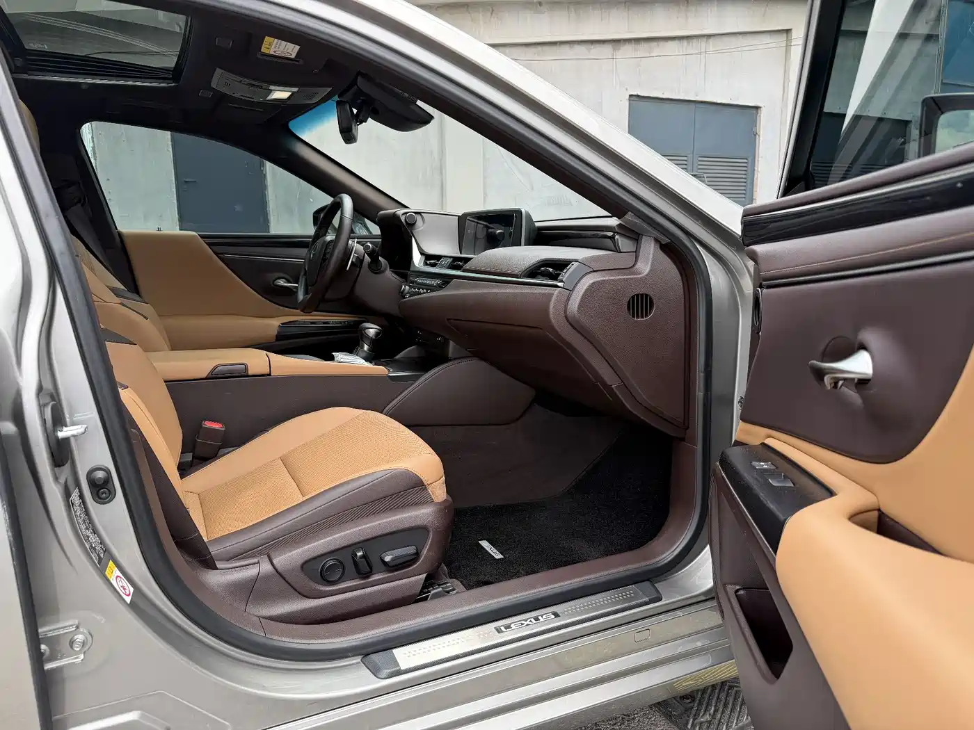 Lexus ES 2018 300h Excellence Edition China V фото 7
