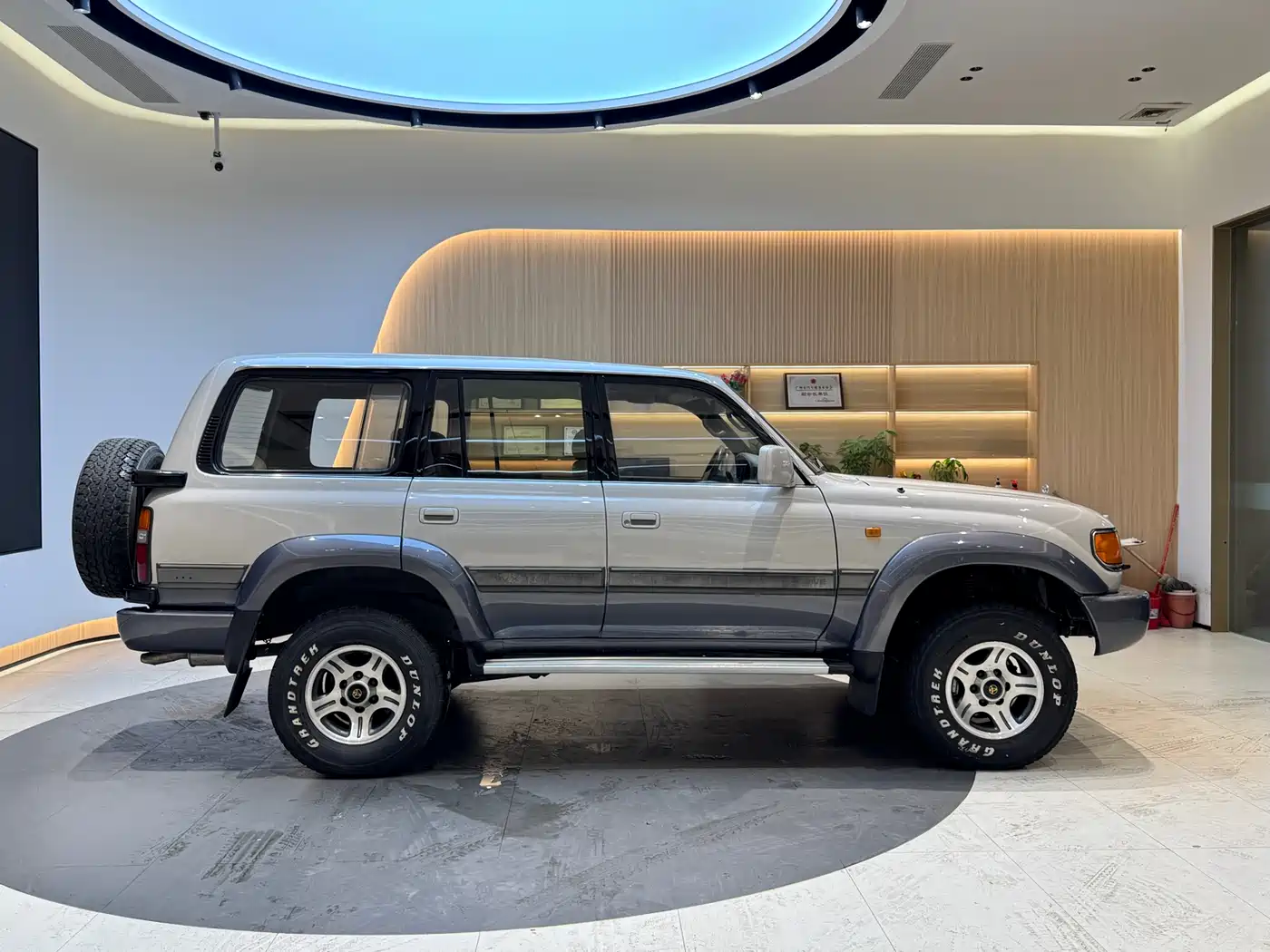 Toyota Land Cruiser (Import) фото 4