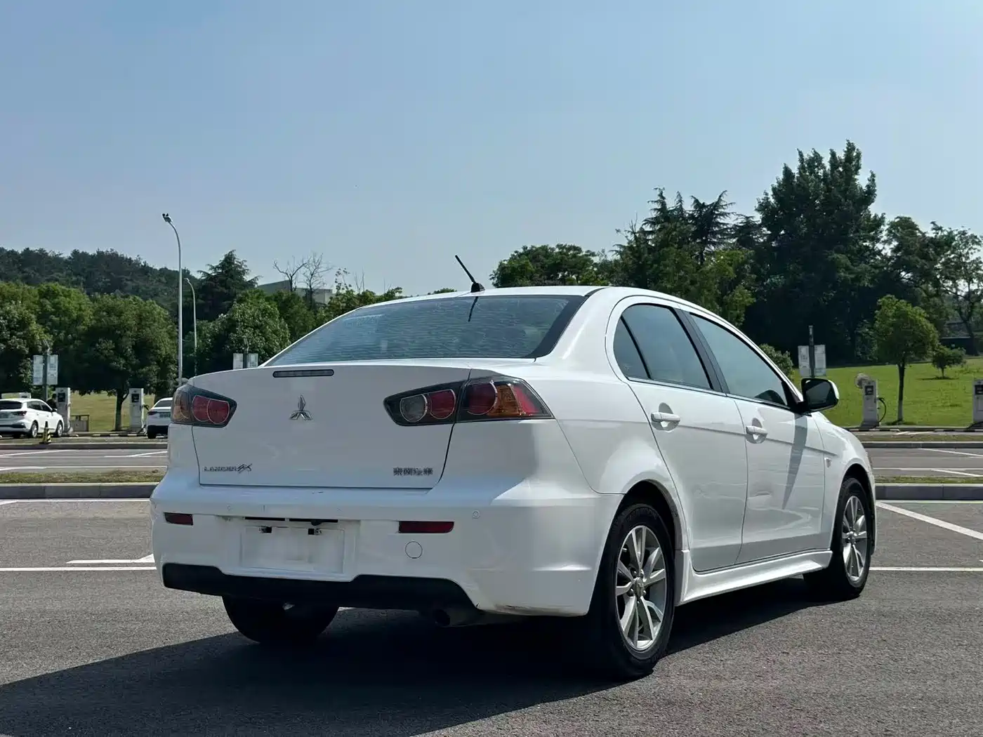 Mitsubishi Lancer EX 2013 ZhiShang Edition 1.8L CVT Luxury фото 4