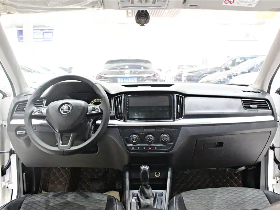 Škoda Kamiq 2021 1.5L Auto Comfort Edition фото 10