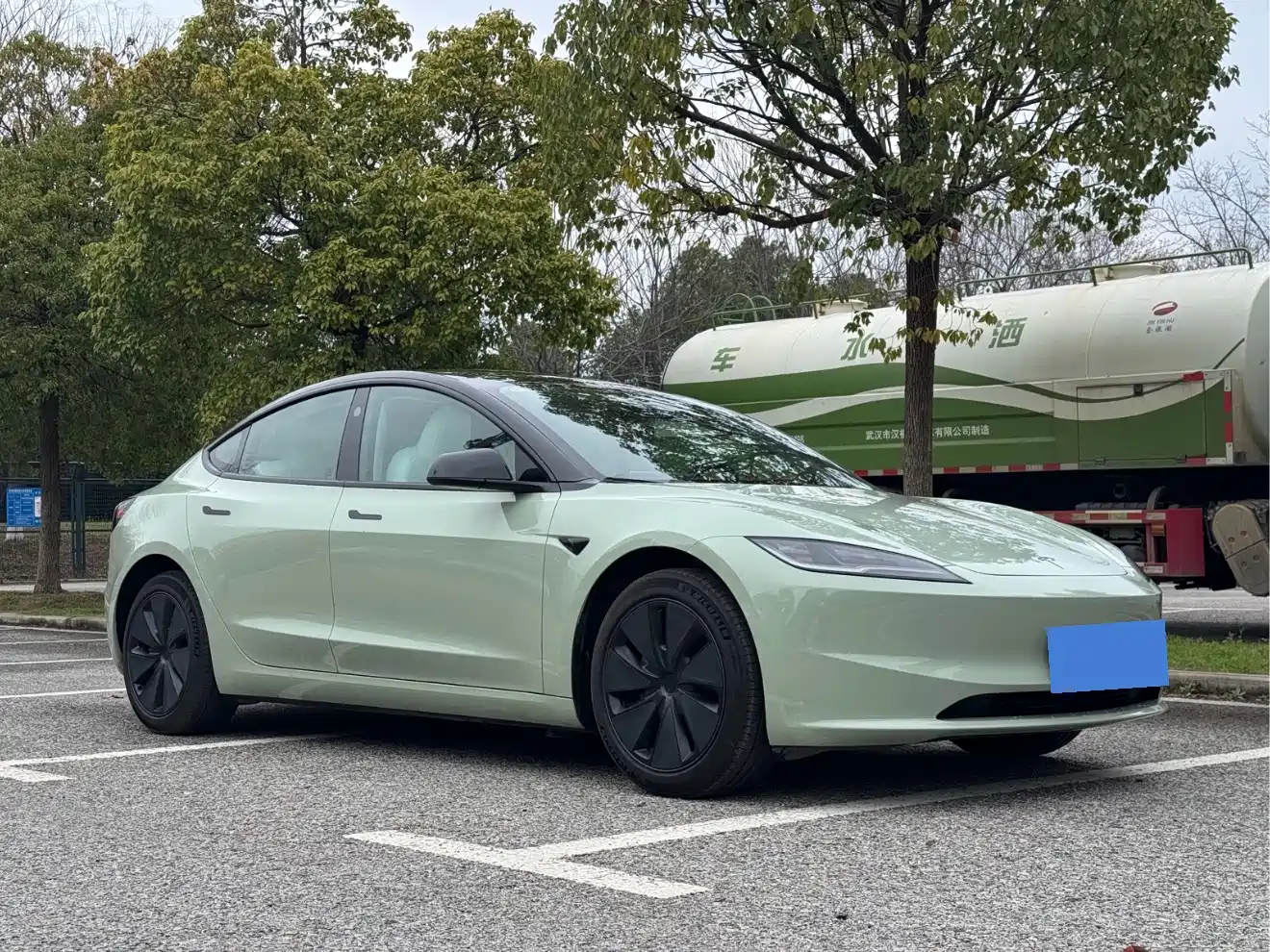 TESLA MODEL 3