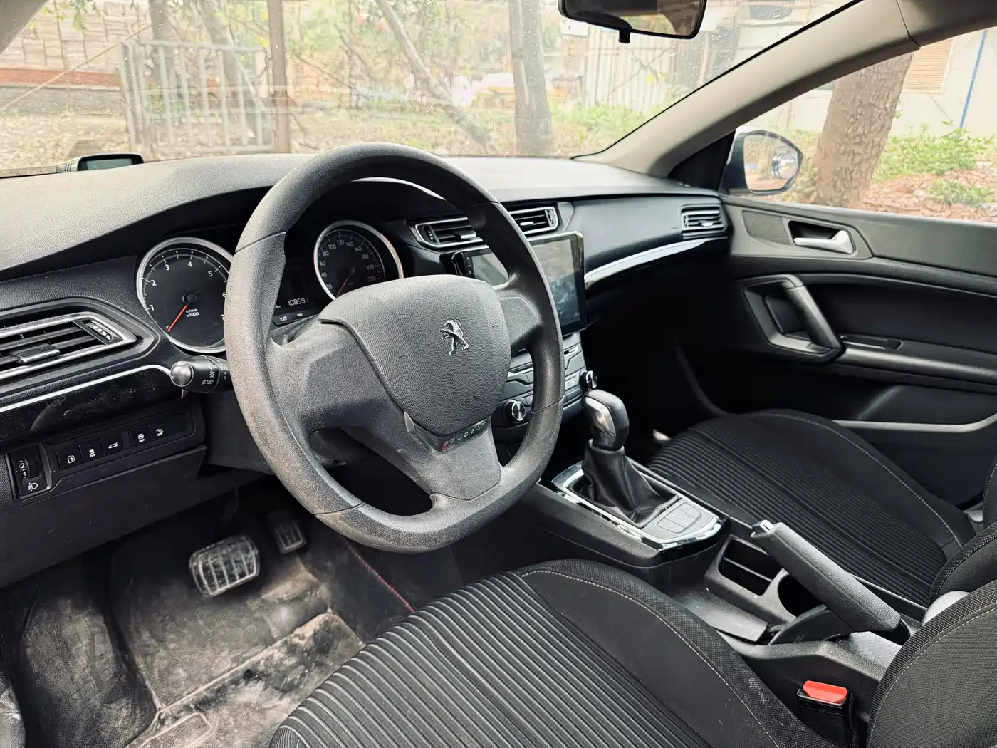 Peugeot 408 2014 1.8L Automatic Leading Edition фото 16