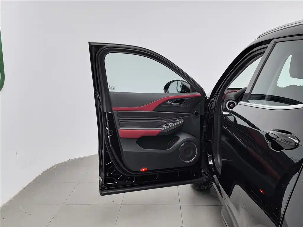 WEI PAI WEI BRAND VV5