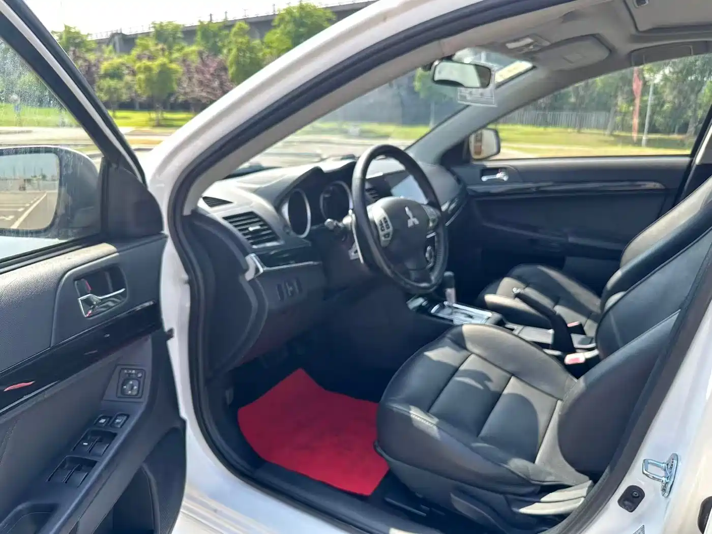 Mitsubishi Lancer EX 2013 ZhiShang Edition 1.8L CVT Luxury фото 8