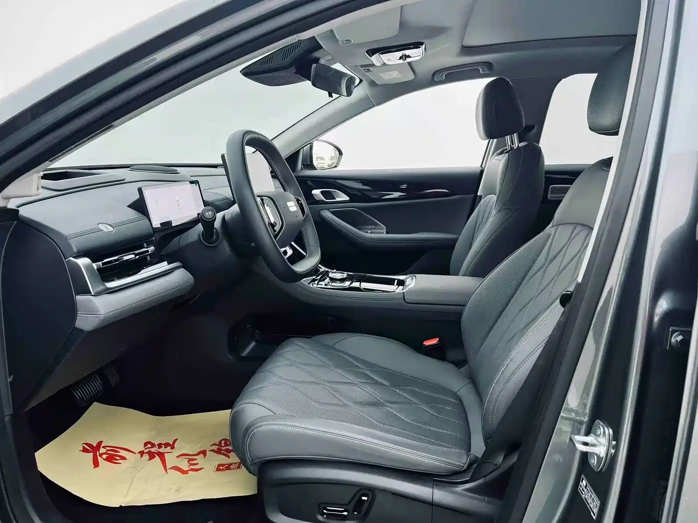 Geely Galaxy Galaxy A7 2025 EM-i 150km Explorer+ Edition фото 4