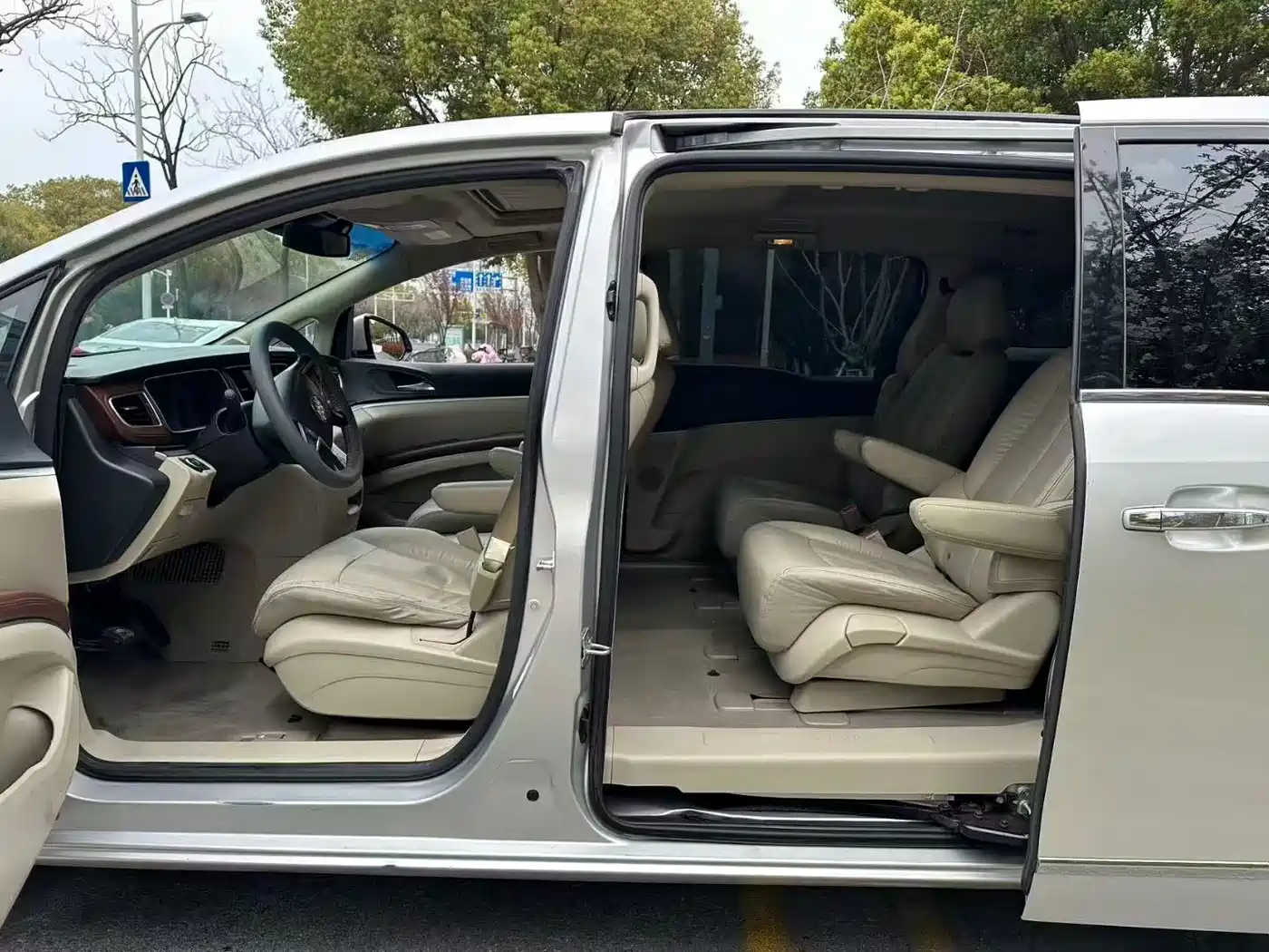 Фото 6 - Buick GL8
