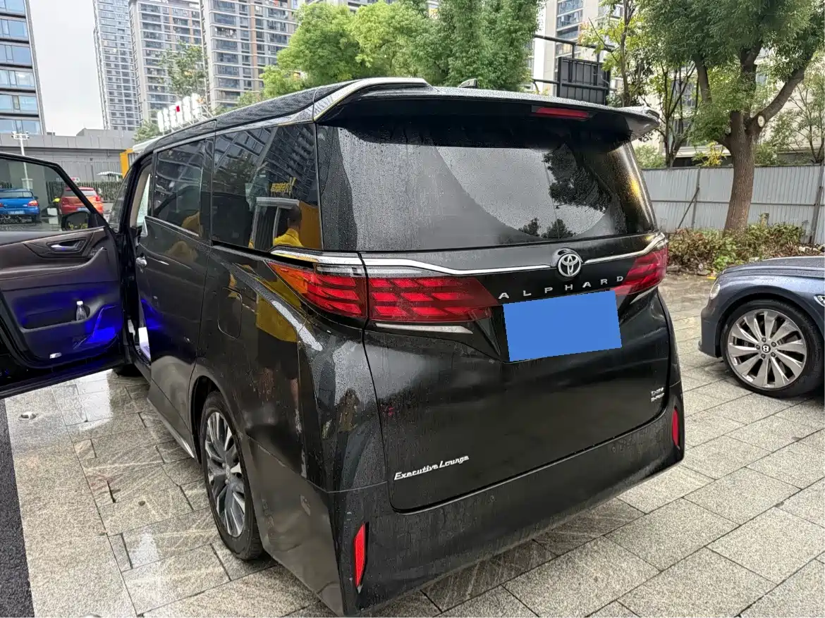 Toyota Alphard 2025 2024 Hybrid 2.5L Ultimate Enjoyment Edition