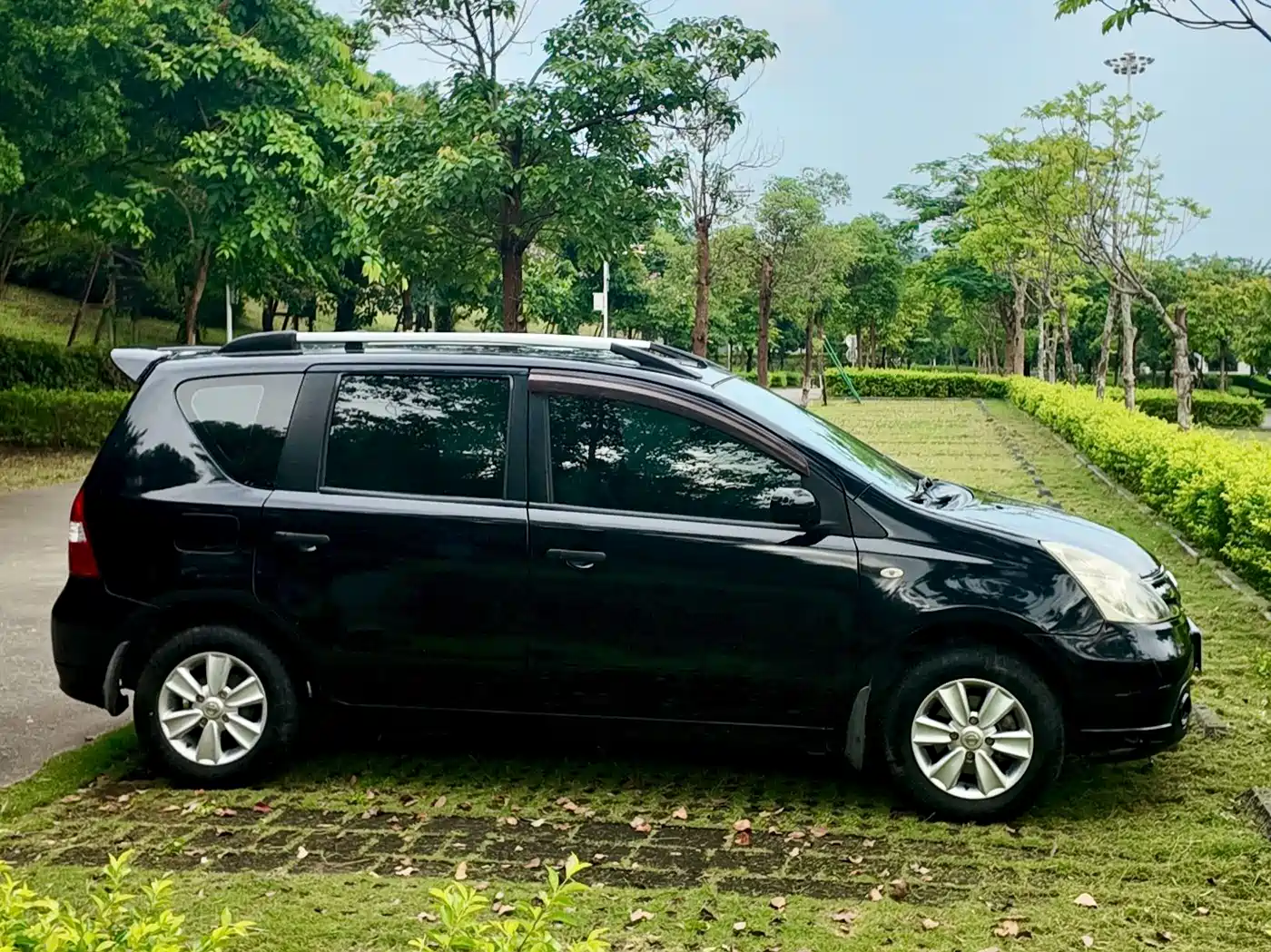 Nissan Livina 2011 2010 Model Joy Edition 1.6L Manual All-round Type