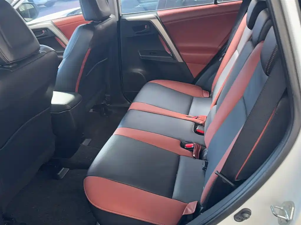 Toyota RAV4 Rongfang 2015 2.5L Automatic 4WD Elite Edition фото 17