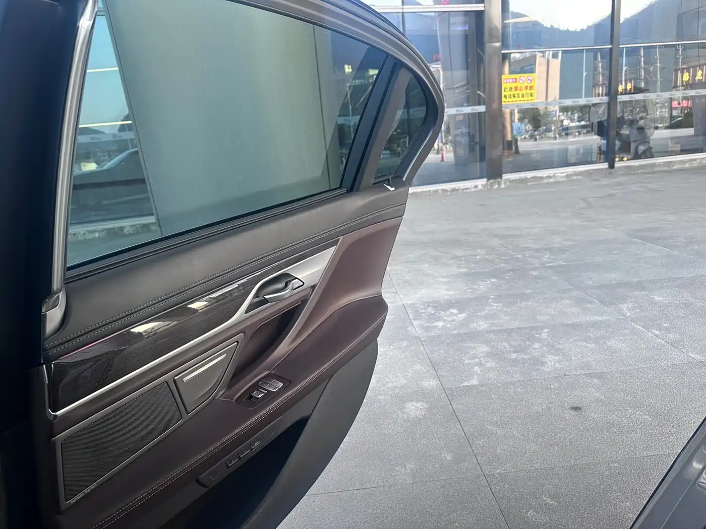 BMW 7 Series 2019 730Li Luxury Package фото 19
