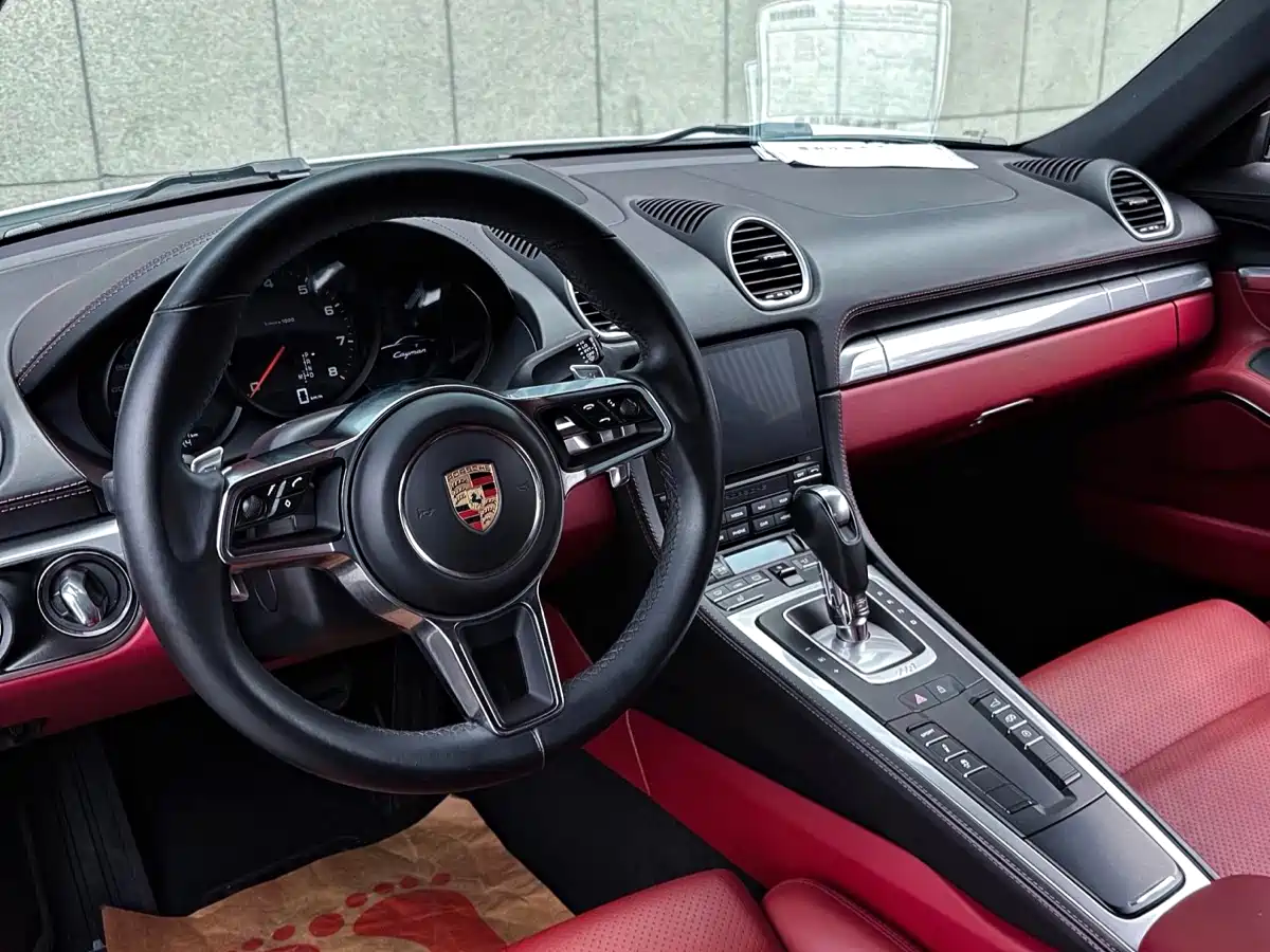 Porsche 718 2018 Cayman 2.0T фото 9