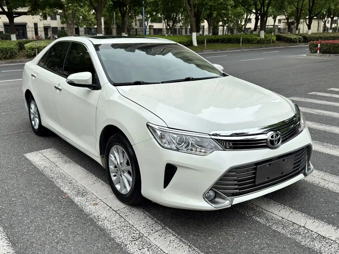 Toyota Camry 2015 2.0G Leading Edition фото 3