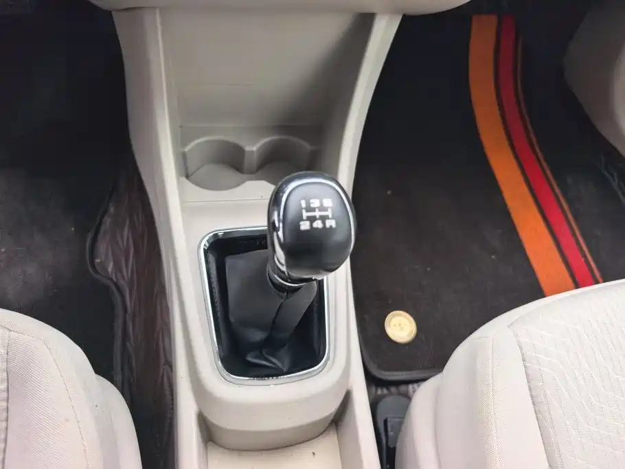 Dongfeng Aeolus Dongfeng Fengshen A60 2015 2016 Model 1.5L Manual Luxury