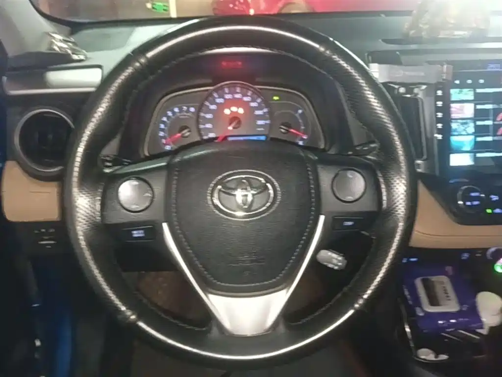 Toyota RAV4 Rongfang 2016 2.0L CVT 2WD Trend (China V) фото 11