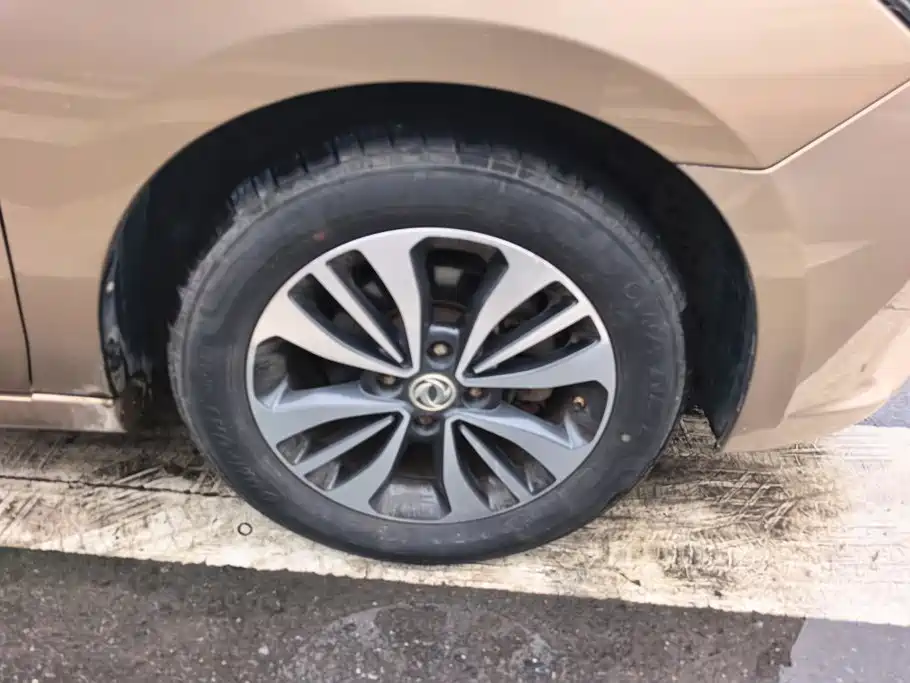 Dongfeng Aeolus Dongfeng Fengshen A60 2015 2016 Model 1.5L Manual Luxury