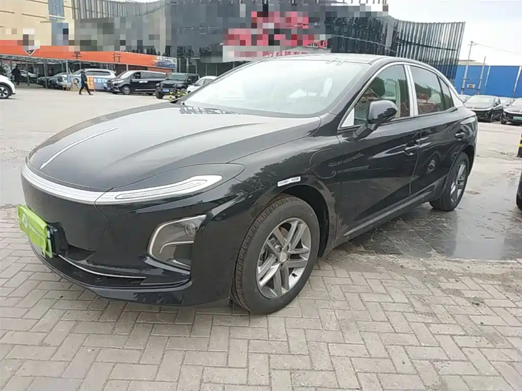 Hongqi E-QM5 2025 Model 500km Travel Edition фото 2