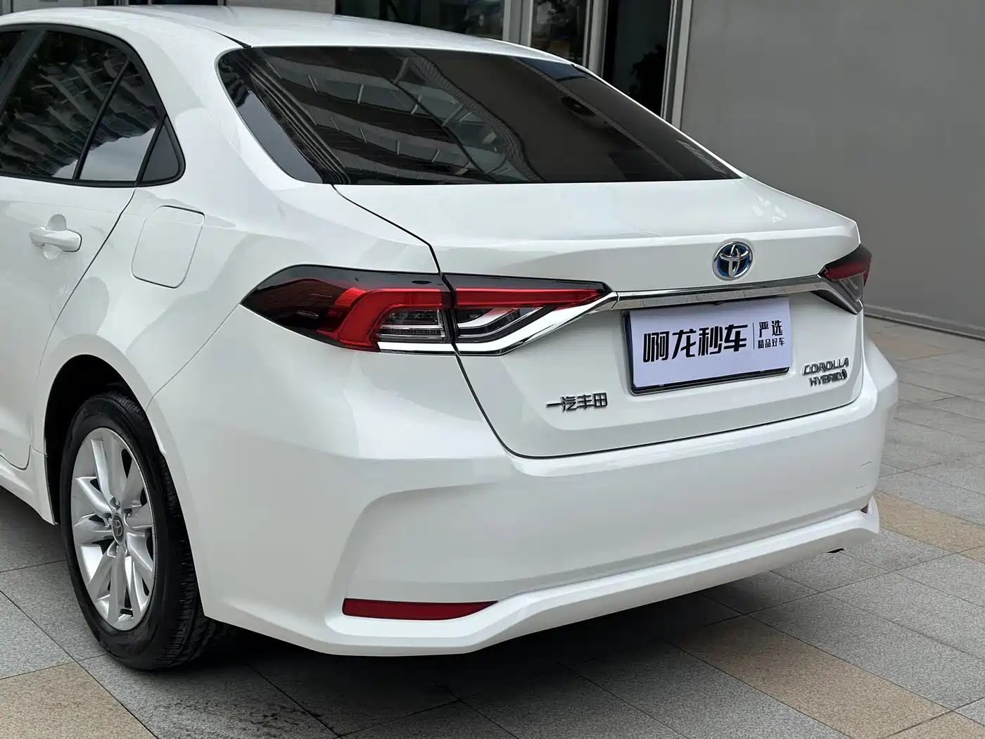 Toyota Corolla 2023 1.8L Smart Hybrid Dual Engine Elite Edition фото 15