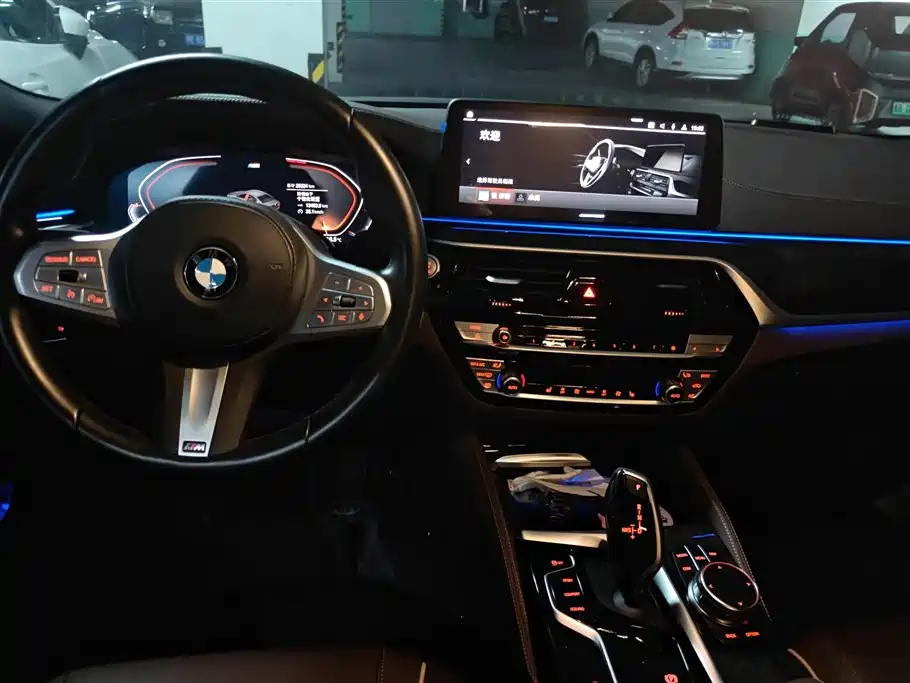 BMW 5 Series 2022 Model Second Facelift 525Li M Sport Package фото 12