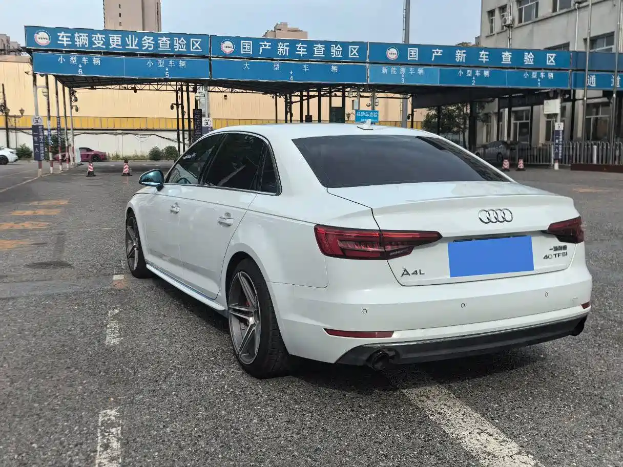 Audi A4L 2017 40 TFSI Fashion Edition фото 4