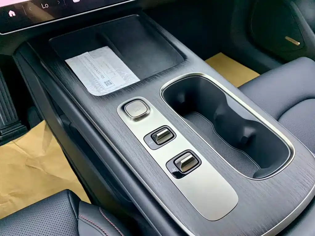 Xiaomi Auto Xiaomi SU7 2024 RWD Ultra Long Range Advanced Smart Driving Pro Edition фото 24