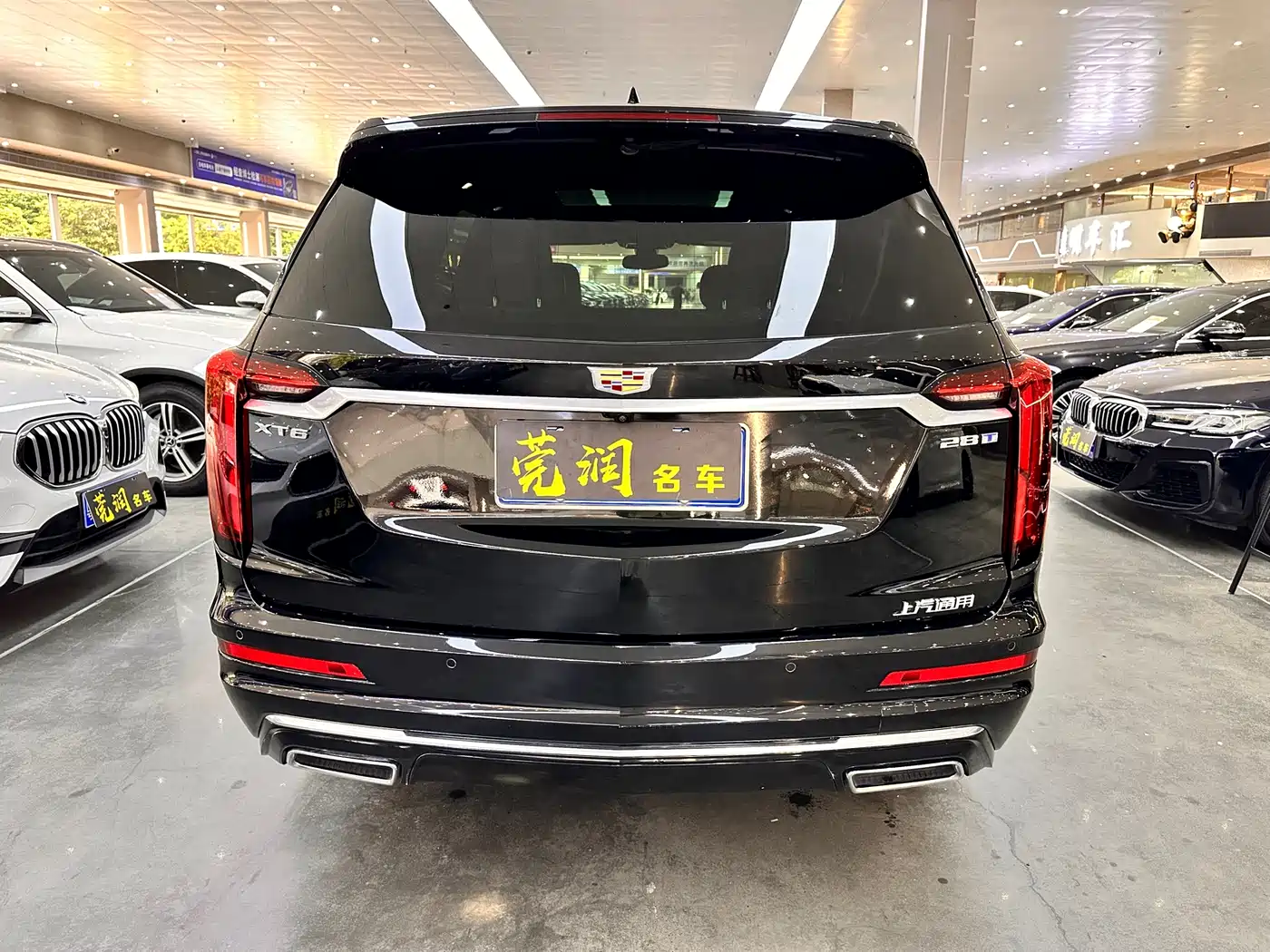 CADILLAC XT6