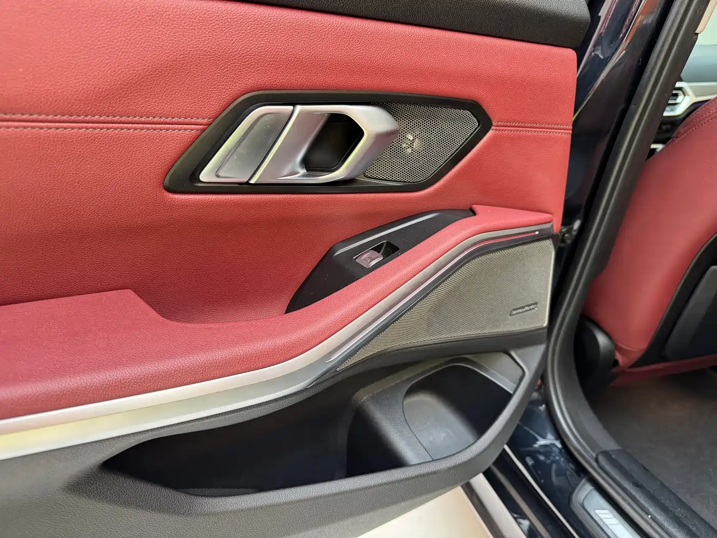 BMW 3 Series 2022 Facelift 325Li M Sport Shadow Edition фото 7